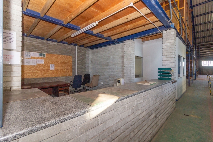 To Let commercial Property for Rent in Markman Industrial Eastern Cape